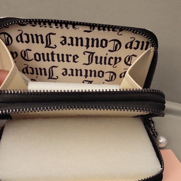 Juicy Couture Black Wallet with Silver Trim - Picture 4 of 5